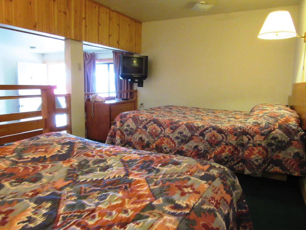 Travelers Lodge West Yellowstone Exteriör bild