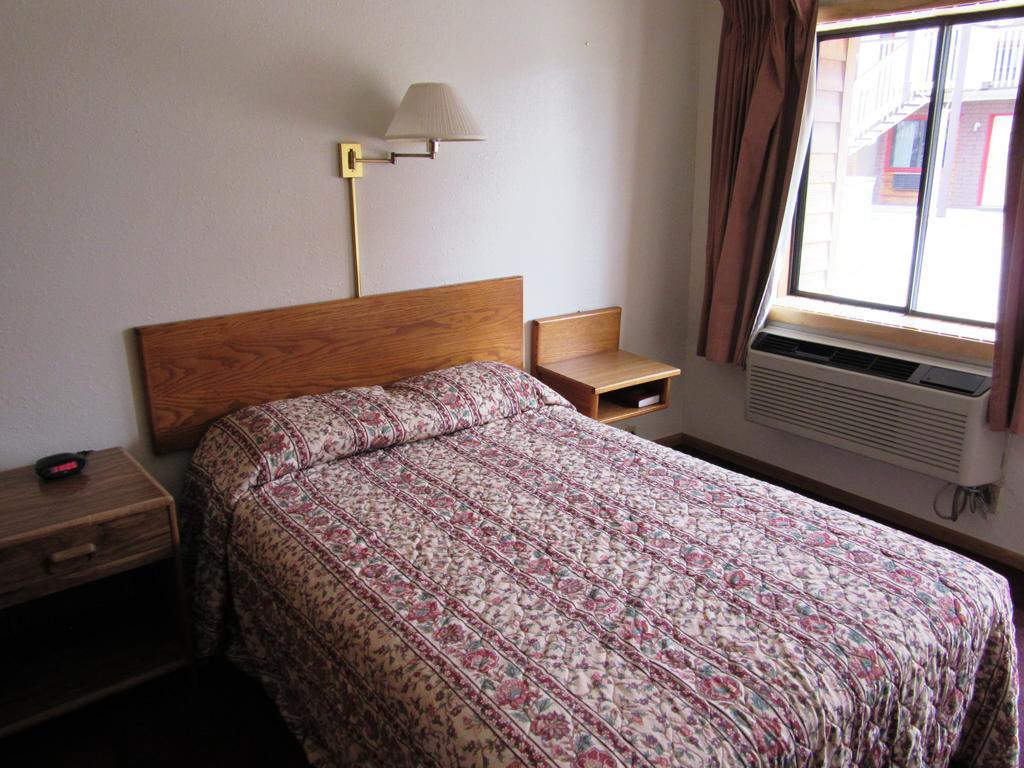Travelers Lodge West Yellowstone Rum bild