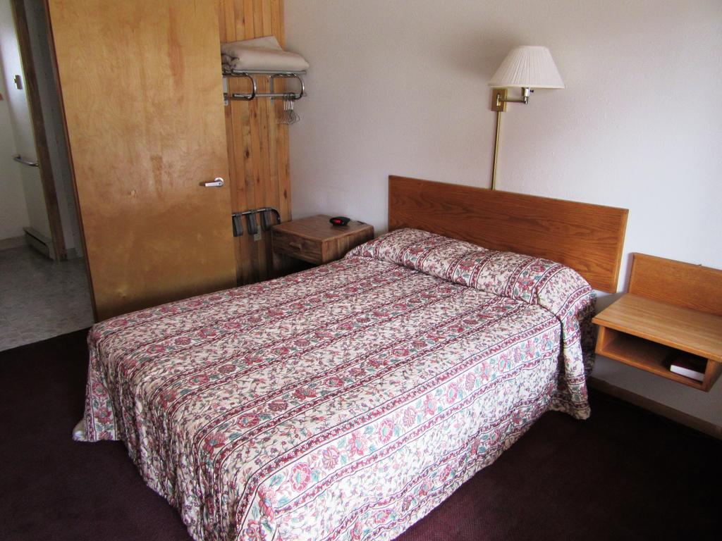 Travelers Lodge West Yellowstone Rum bild
