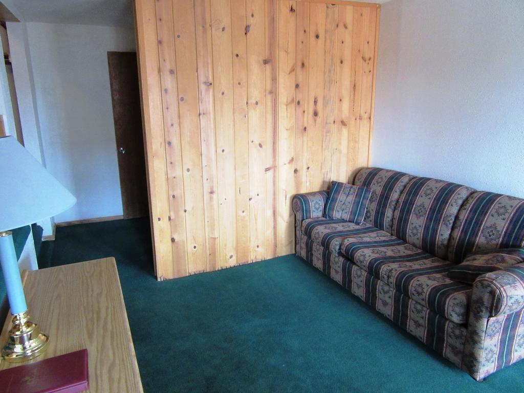 Travelers Lodge West Yellowstone Rum bild