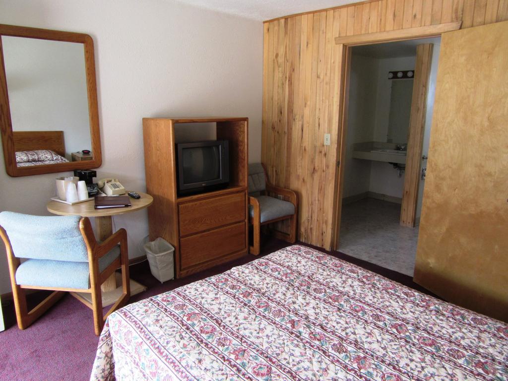 Travelers Lodge West Yellowstone Exteriör bild